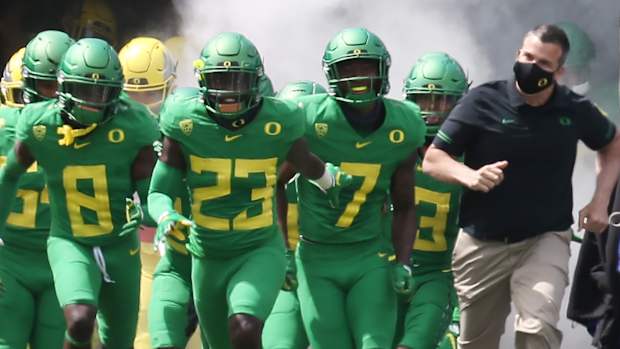Mario Cristobal and Team Tunnel Spring Game 2021